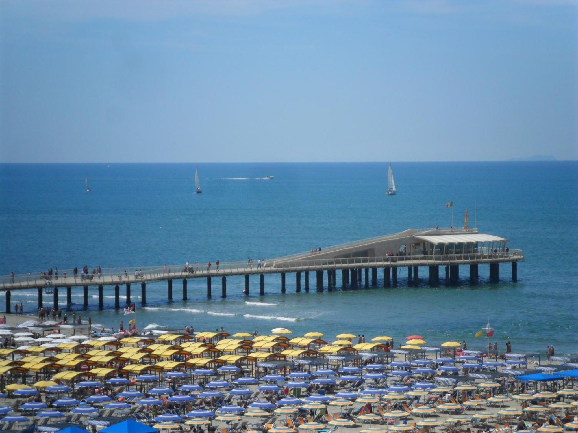 Dependance Dell'Hotel Sole E Mare Lido di Camaiore Exterior foto